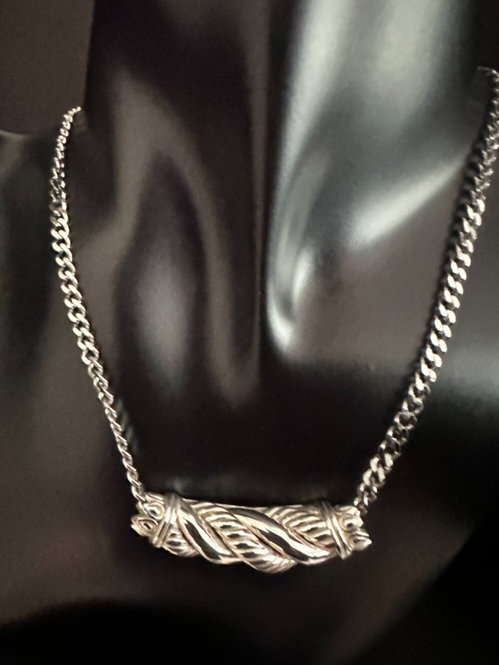 JAI Sterling Silver Pendant – 925 – 11g – Twisted Bar Design – Designer Silver